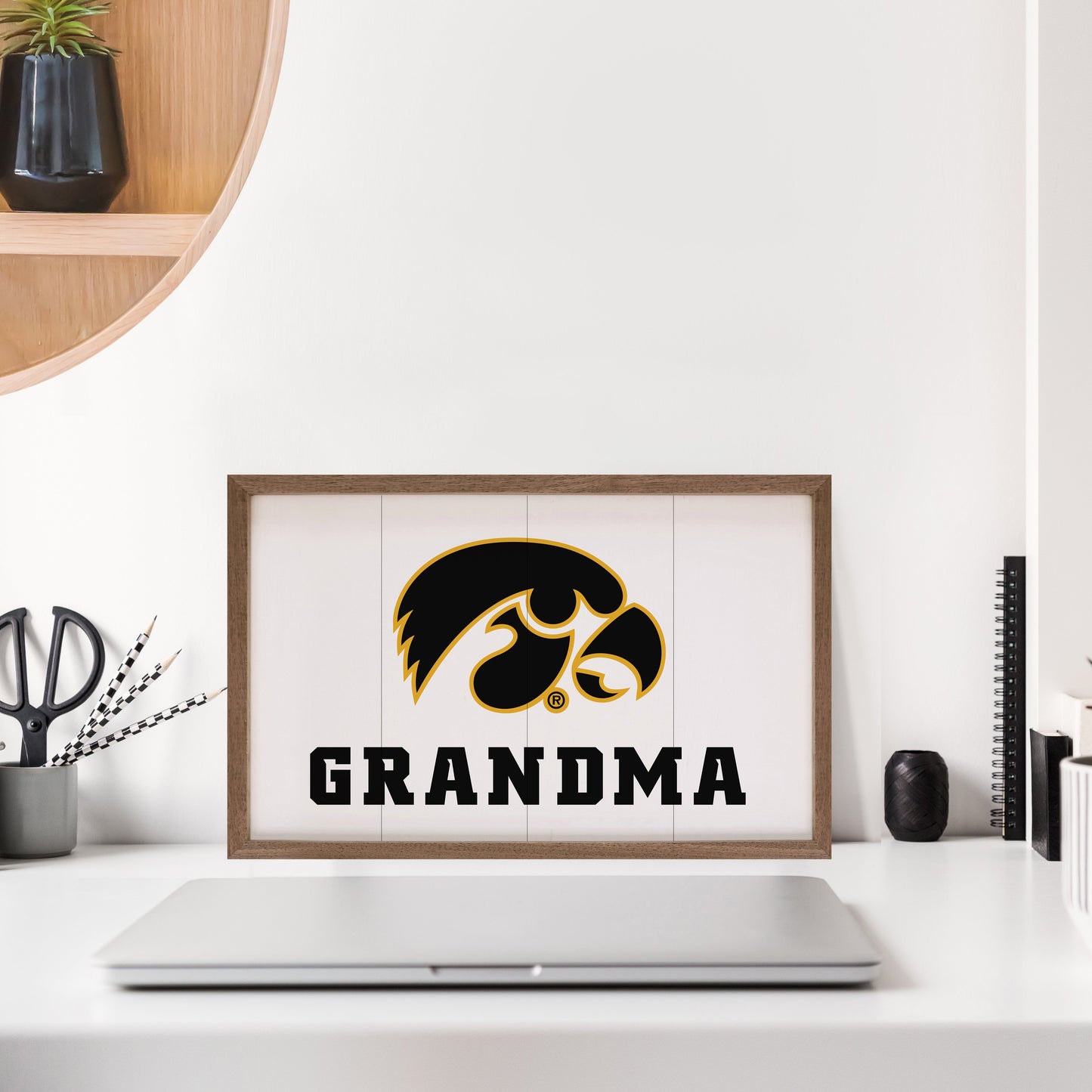 Grandma Iowa 16x10 / White