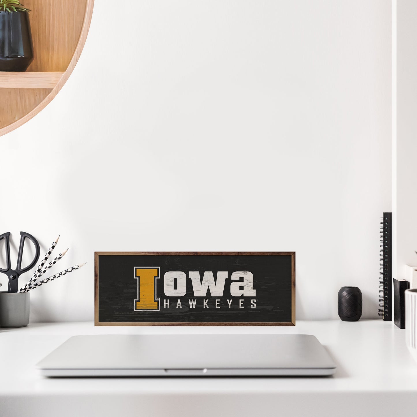 Banner Iowa Hawkeyes 24x8 / Black